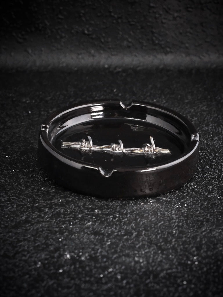 barbed wire ashtray 1