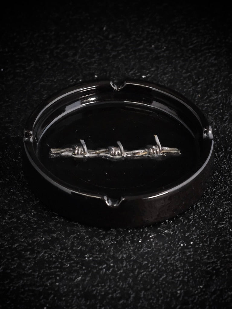 barbed wire ashtray 1