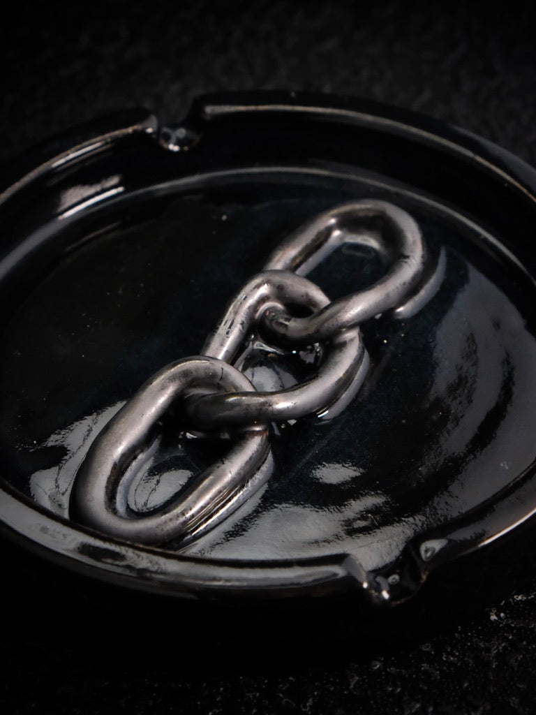 chain ashtray 2
