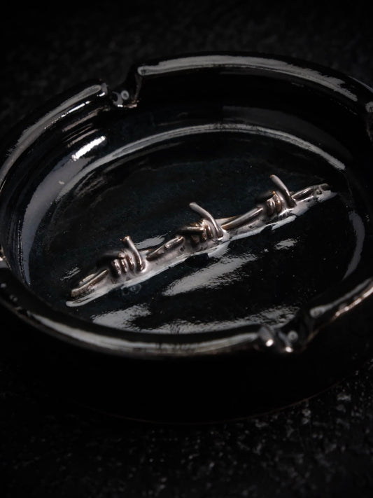 barbed wire ashtray 2
