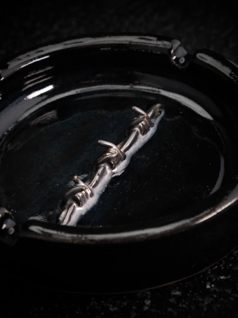 barbed wire ashtray 2